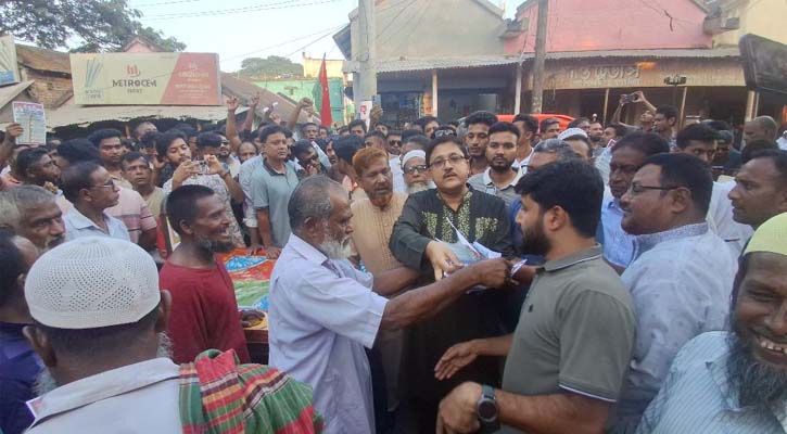 ধানের শীষে ভোট চেয়ে মাগুরায় লিফলেট বিতরণ